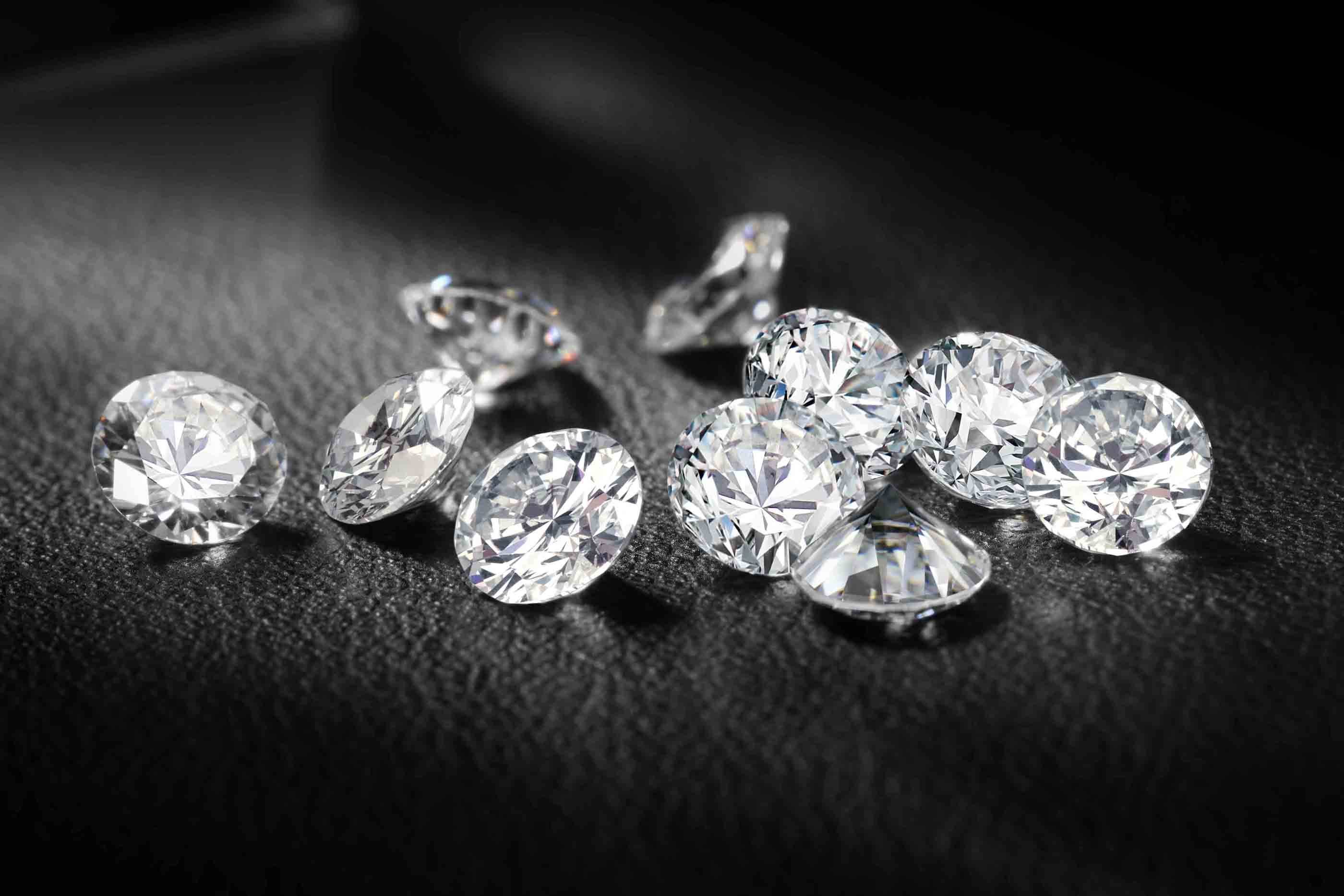钻石常见的仿造品，如何鉴别钻石的真假？  第1张