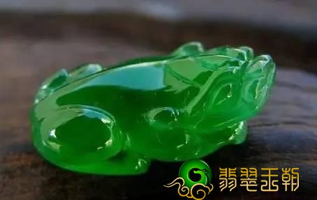 翡翠的糯种是什么意思为何新疆和田玉的价格对比翡翠的低？   第5张