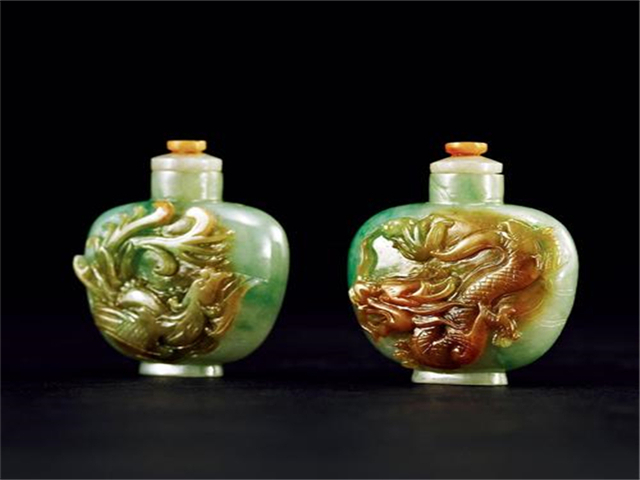 桃花春翡翠原石打灯三色翡翠值钱吗？原来它和三彩翡翠的区别这么大！(图文)   第4张