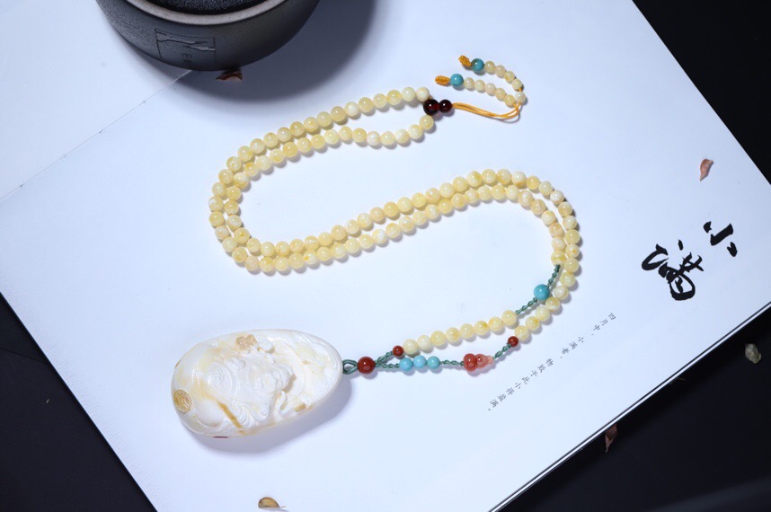 缅甸最大翡翠矿琥珀与蜜蜡的区别是什么？   第1张