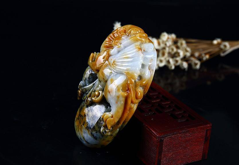 带你了解黄翡翠价格，如何鉴别它的真假很重要！   第3张