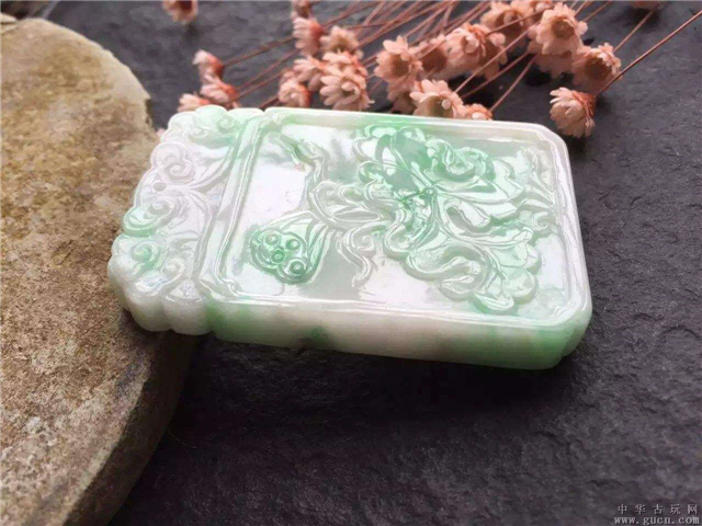 翡翠还是玉好黄龙玉和翡翠哪个好？谁的收藏价值更高一些？   第3张
