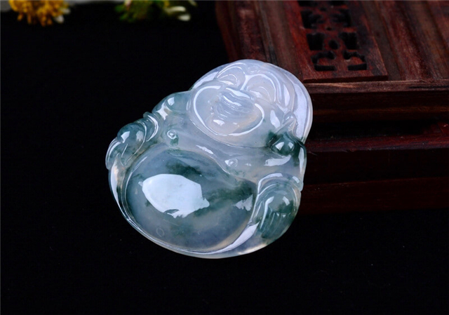 怎样让翡翠手镯通透翡翠飘花好不好？如何鉴别它的真假是重点！(图文) 