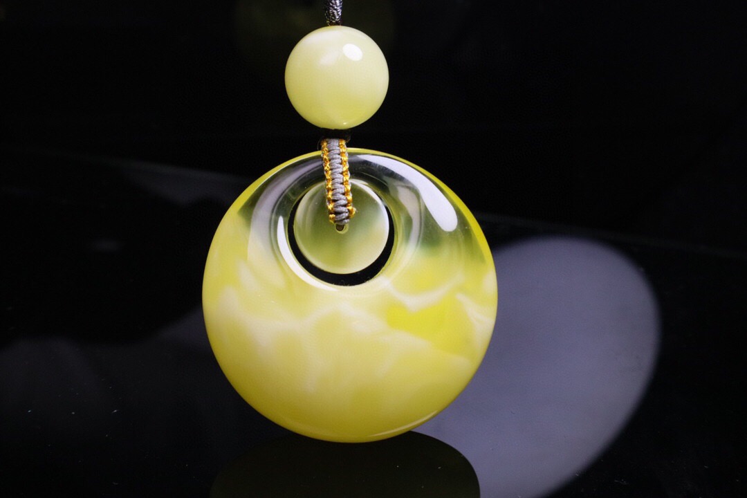 缅甸最大翡翠矿琥珀与蜜蜡的区别是什么？   第7张