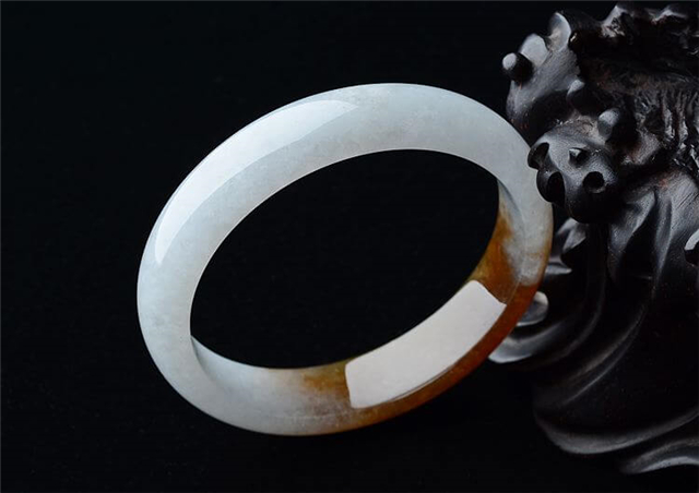 翡翠批发怎么做新手必看，翡翠玉石的鉴别方法不可错过！   第2张