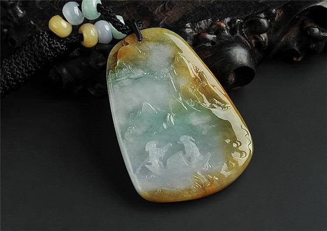 桃花春翡翠原石打灯三色翡翠值钱吗？原来它和三彩翡翠的区别这么大！(图文)   第3张