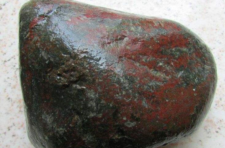 翡翠毛料的蜡皮壳很普遍吗？哪些场口出蜡壳皮翡翠毛料？   第3张