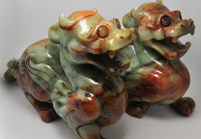 戴梦得翡翠手镯价格岫岩玉貔貅有哪些寓意，佩戴岫岩玉貔貅吊坠需要注意些什么   第2张