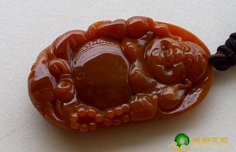 红翡翠适合什么人佩戴？这些人佩戴可能会更美   第2张