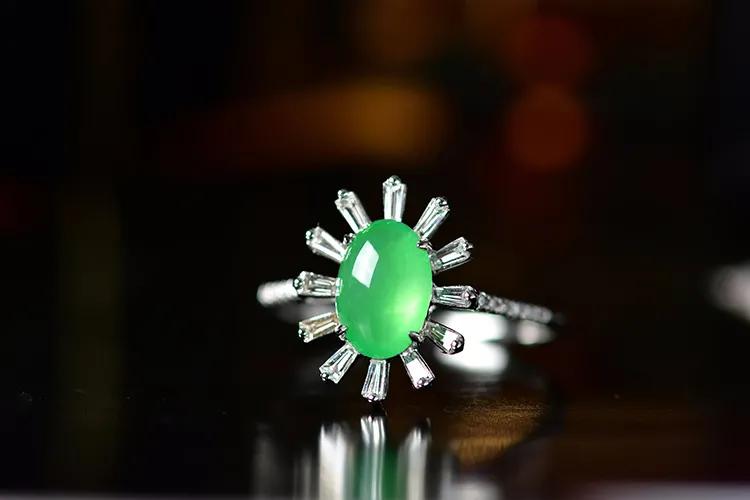 
                传说中的龙石种翡翠，比玻璃种还漂亮百倍！
   第3张