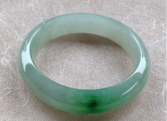 快来看这里！解锁最新的翡翠糯化种水手镯价格！   第3张