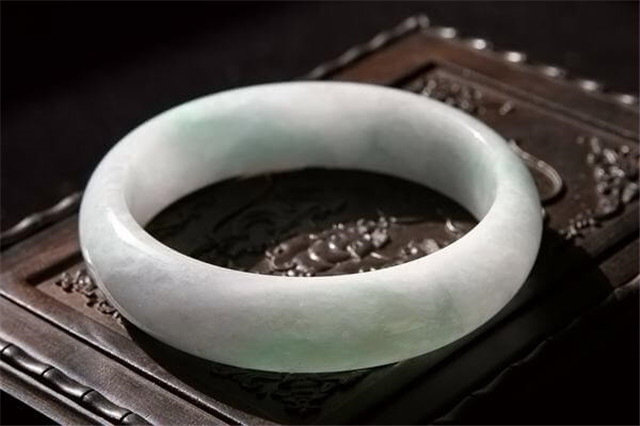 翡翠镯子全是棉为何还那么贵?看完的人都懂了！(图文)   第4张