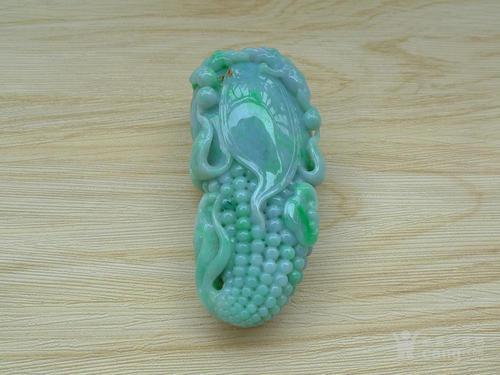 一般的翡翠玉手镯价格翡翠玉米寓意是什么 