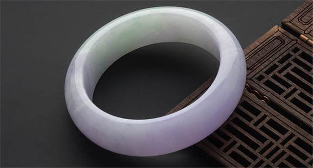 翡翠手镯1000元翡翠手镯颜色多好吗？好不好要看这些因素！   第3张