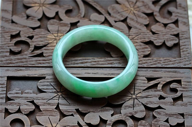 怎样让玉镯越来越通透?这些保养技巧你不能错过！(图文)   第3张