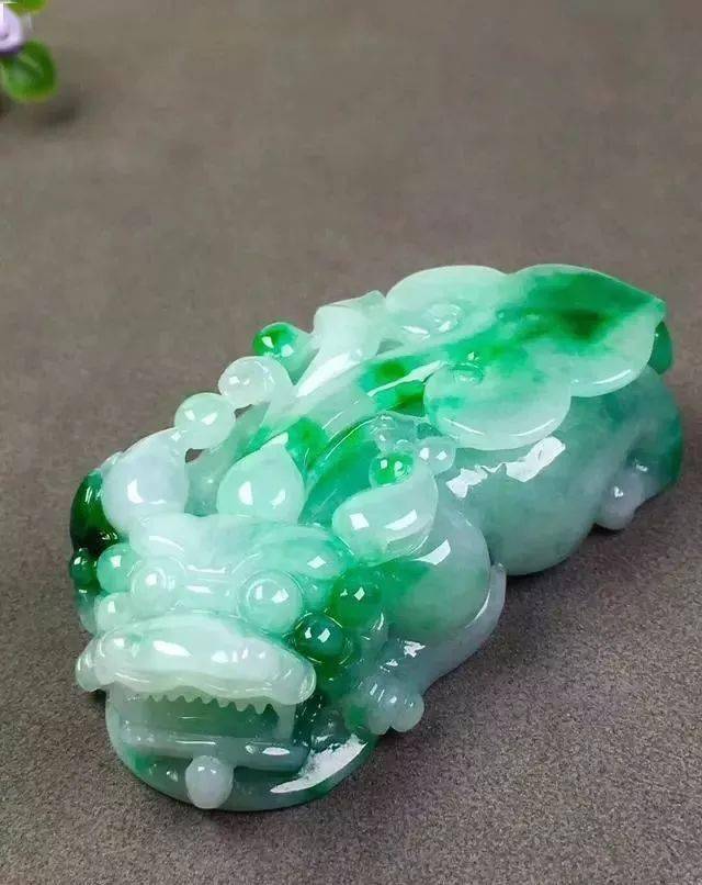 飘花翡翠一定比无飘花翡翠贵吗？  第4张