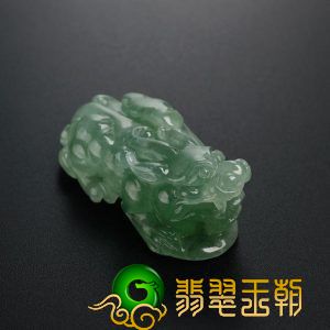 尽冰种的翡翠手镯翡翠貔恘合适什么人配戴 各自有哪些喻意   第1张