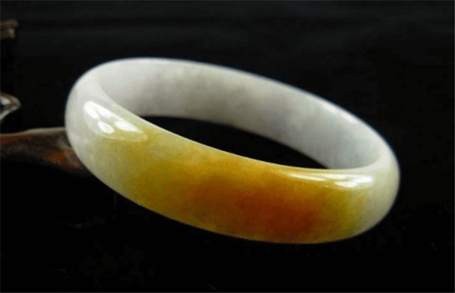 翡翠手镯1000元翡翠手镯颜色多好吗？好不好要看这些因素！   第4张