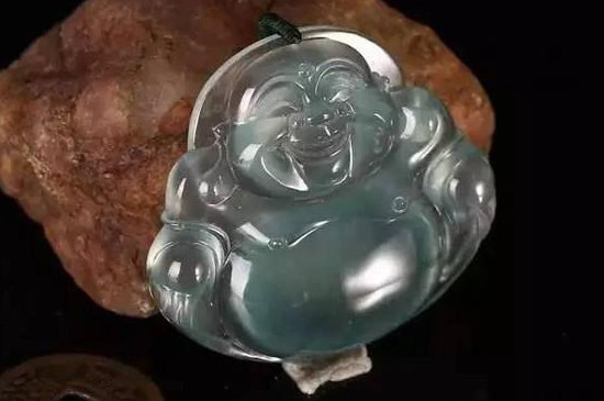 冰种翡翠原石没抛光前女戴玉佛的好处   第4张