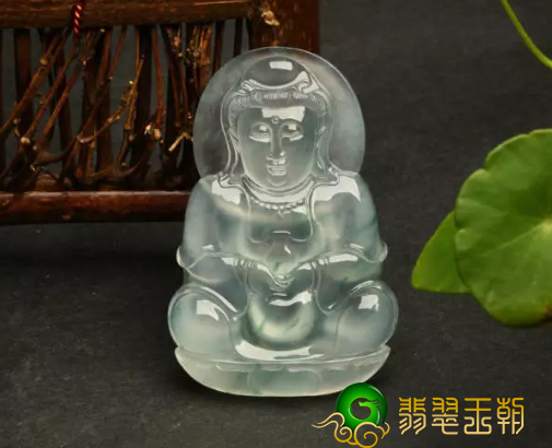 翡翠玉发簪价格怎么挑选翡翠观音什么样的翡翠观音好   第2张