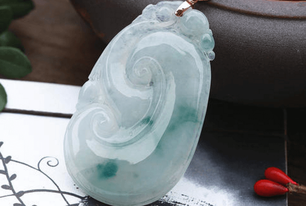 冰种翡翠的冰渣什么样翡翠的价值有高有低，什么是入门级翡翠？(图文)   第1张