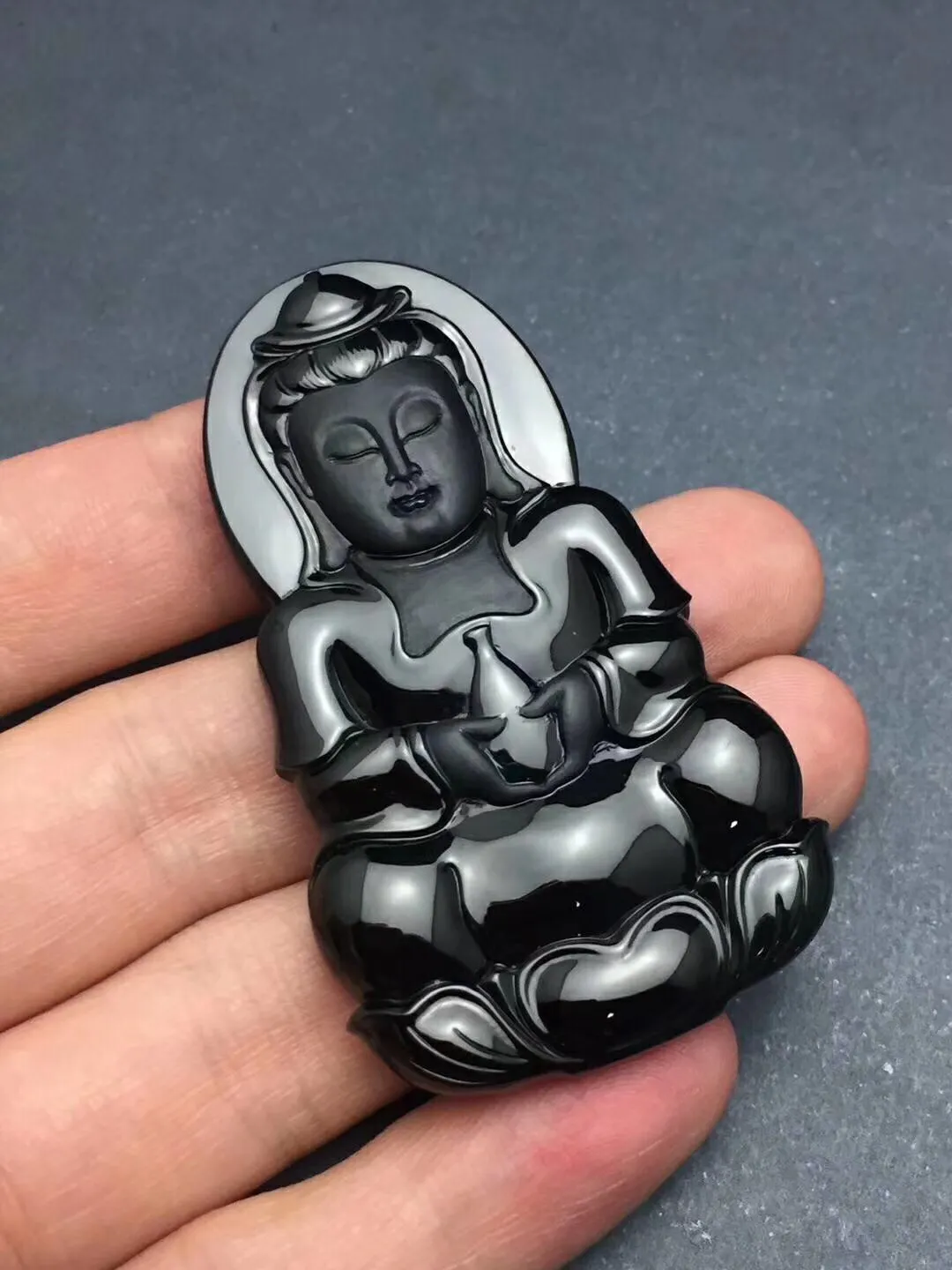 墨翠。一种深藏不露的翡翠。稳重而神秘  第3张