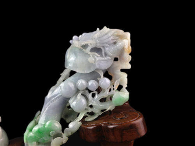 家里适合摆什么翡翠摆件?选对题材很重要！   第2张