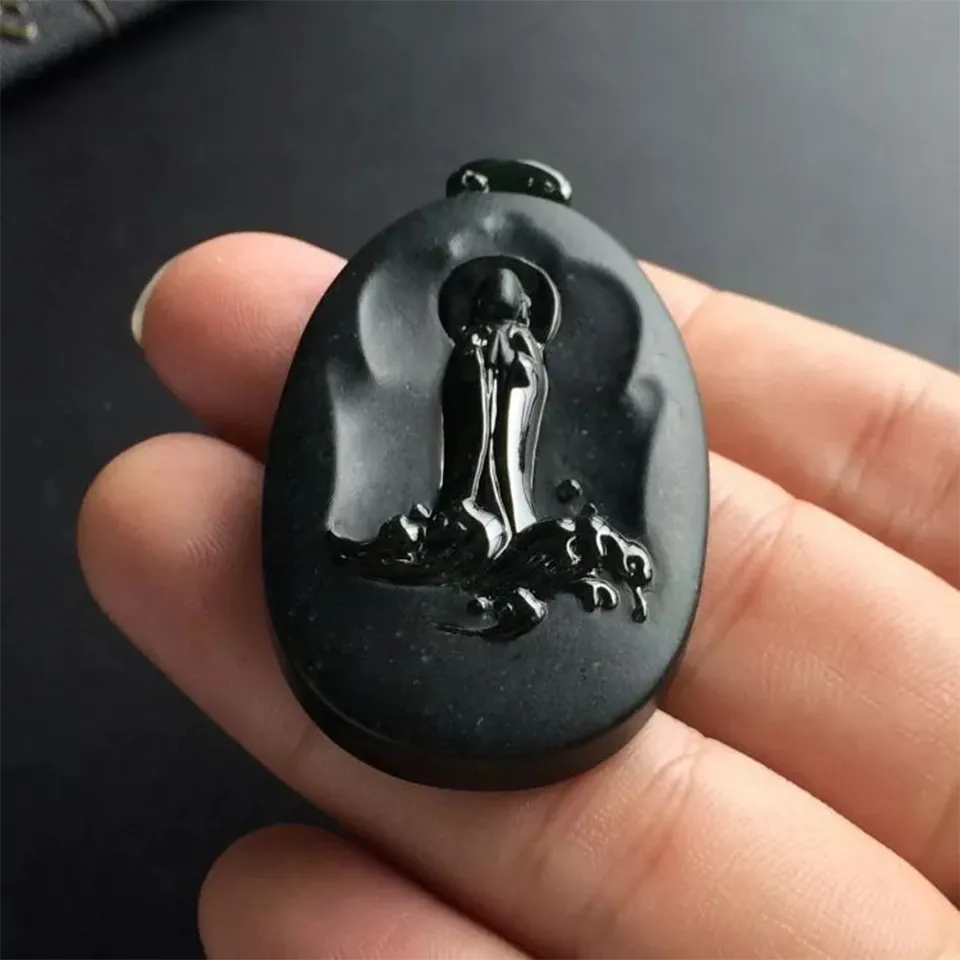 翡翠专柜如何正确挑选墨翠?这里有7个实用小技巧 第9张