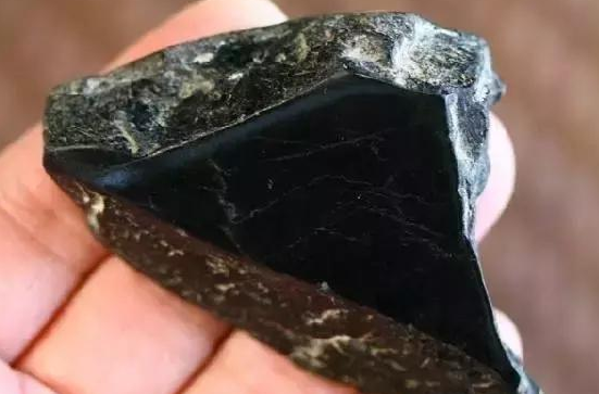 解读乌鸡种翡翠的黑历史  第3张