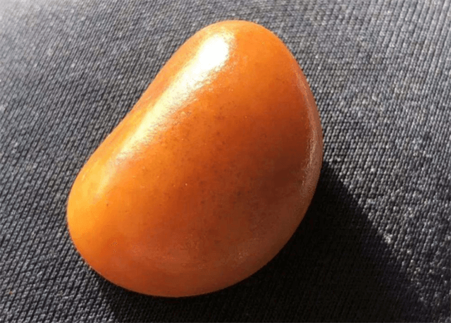 翡翠戒指女品牌和田玉什么皮色最值钱？这三种皮色值得收藏！   第2张