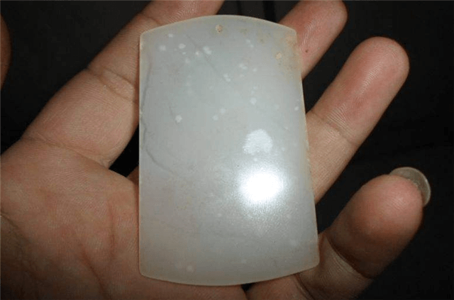 和田玉水线是什么意思？它对和田玉的价值有怎样的影响？   第3张