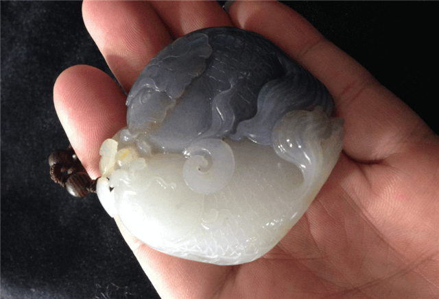 飘花手镯翡翠和田玉青花籽料值钱吗？行家告诉你千万别错过！   第2张