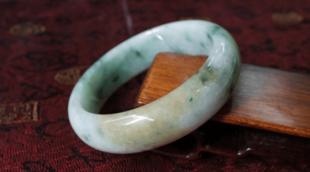 翡翠苍蝇翅挂件图片福禄寿玉镯价值都很高吗？一起来了解一下！   第3张