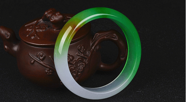 翡翠苍蝇翅挂件图片福禄寿玉镯价值都很高吗？一起来了解一下！   第1张