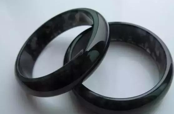 解读乌鸡种翡翠的黑历史  第8张