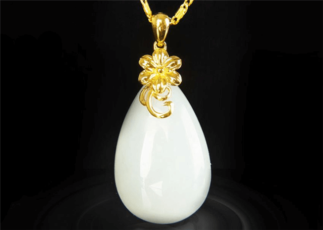 玉石翡翠鉴定方法什么样的和田玉才是精品？想买精品这些“雷区”不要接触！   第1张