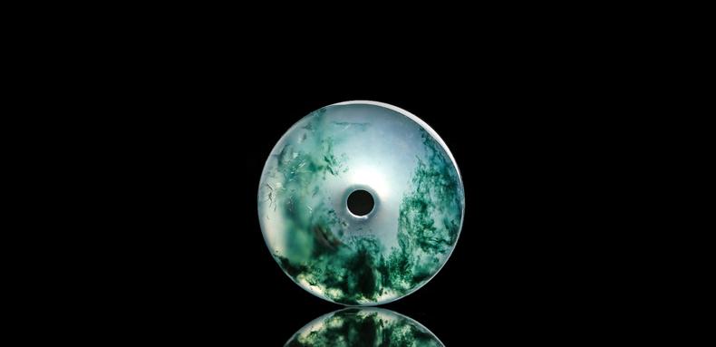 要想翡翠价值更高，翡翠身上就得带点绿，翡翠飘绿和没绿差别巨大  第10张