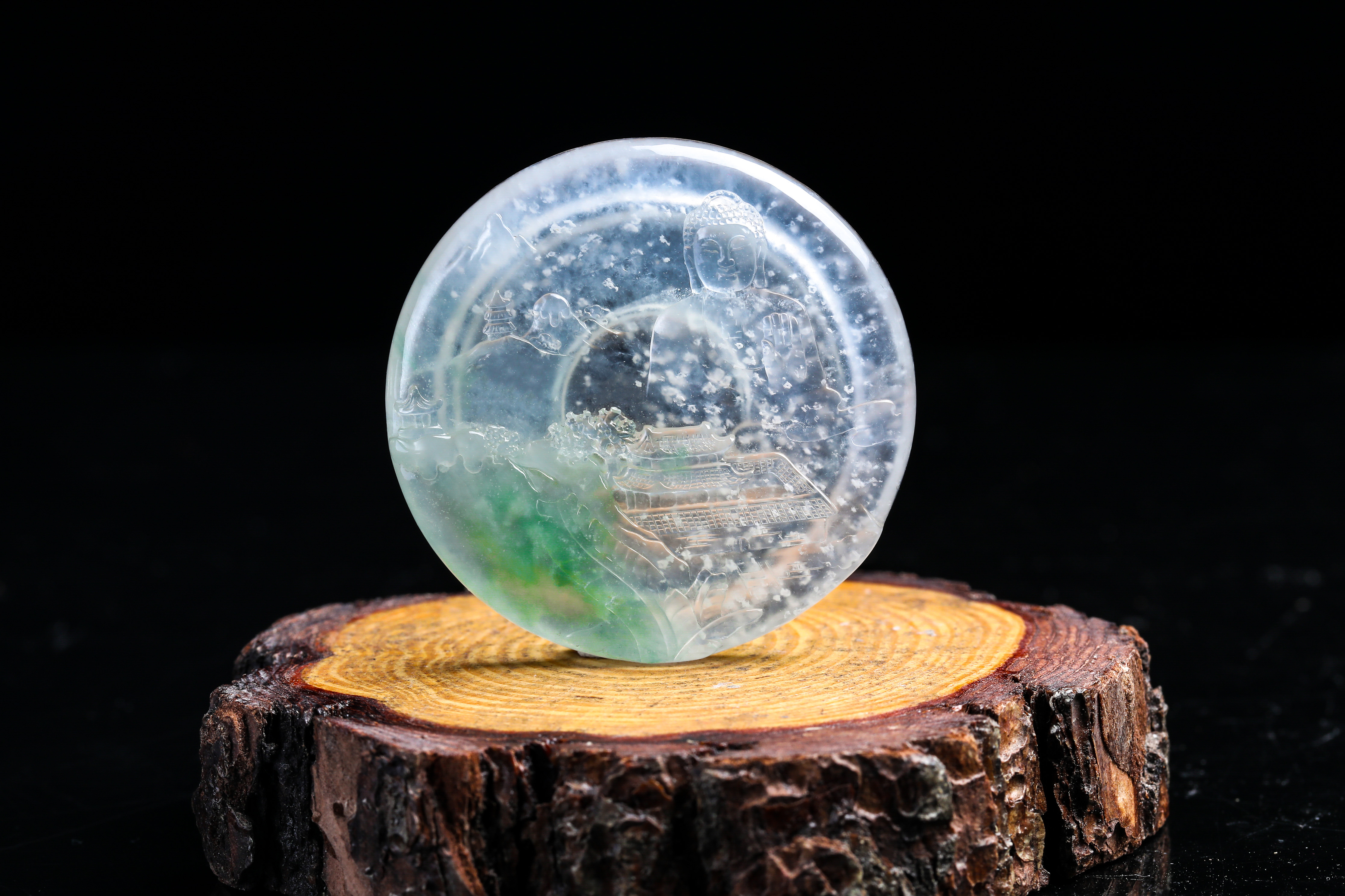 要想翡翠价值更高，翡翠身上就得带点绿，翡翠飘绿和没绿差别巨大  第8张