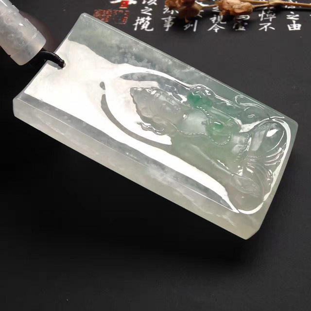 漠西沙黄沙皮翡翠原石什么叫翡翠玉石的“刚度”呢？ 