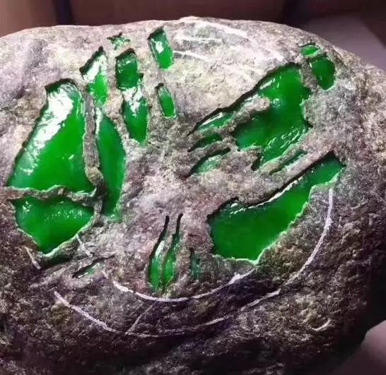 1000元左右的翡翠翡翠传奇之处有哪些？翡翠价格一般多少钱可以买到   第2张