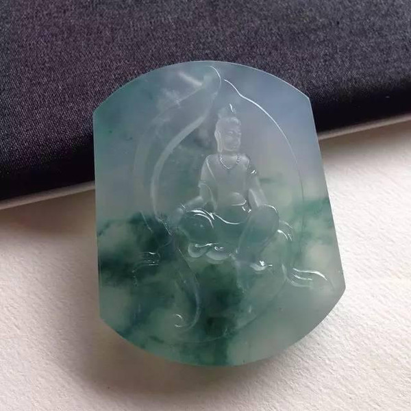 翡翠帝王绿观音冰种翡翠的等级 不同等级的冰种翡翠价格和价值都不一样   第1张