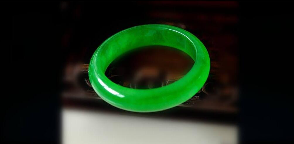 翡翠手镯卡尺翡翠优劣如何辨别？ 