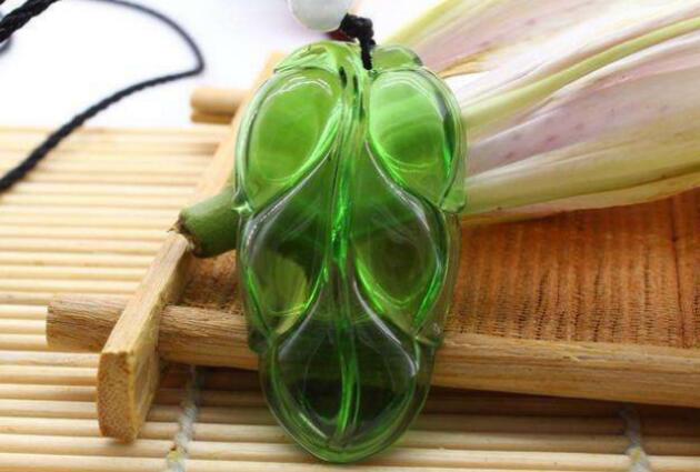 夹层玻璃仿翡翠如何辨别？   第2张