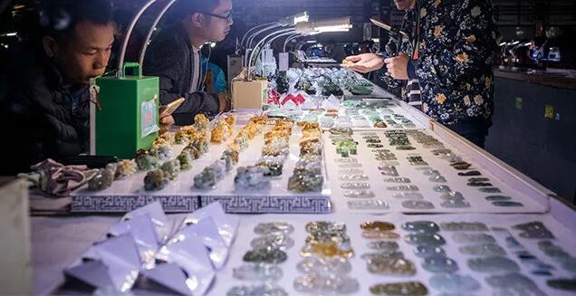 翡翠销售市场中这种坑局，你有没有中招了没有？ 