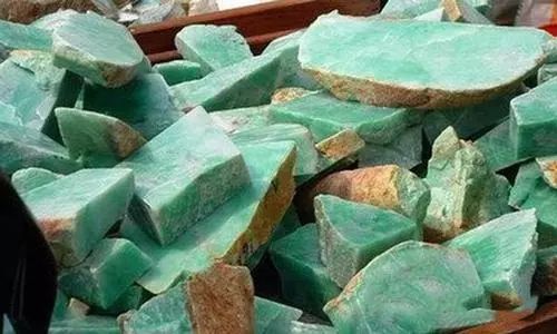 宝石级翡翠缅甸翡翠批发市场哪里好？缅甸翡翠批发价格多少钱   第1张