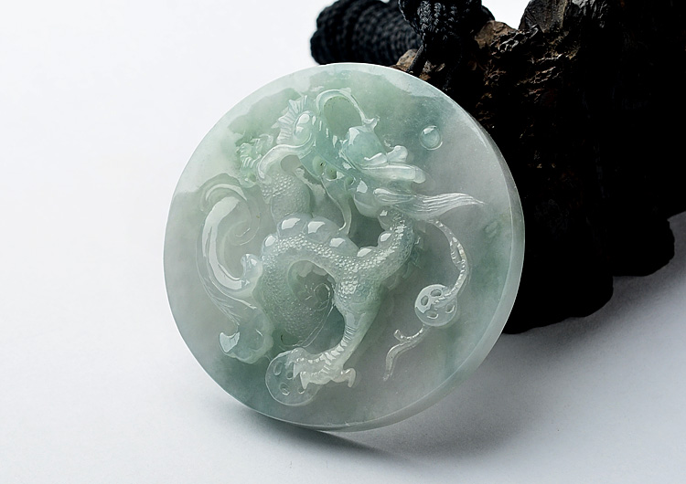 翡翠帝王绿观音冰种翡翠的等级 不同等级的冰种翡翠价格和价值都不一样   第2张