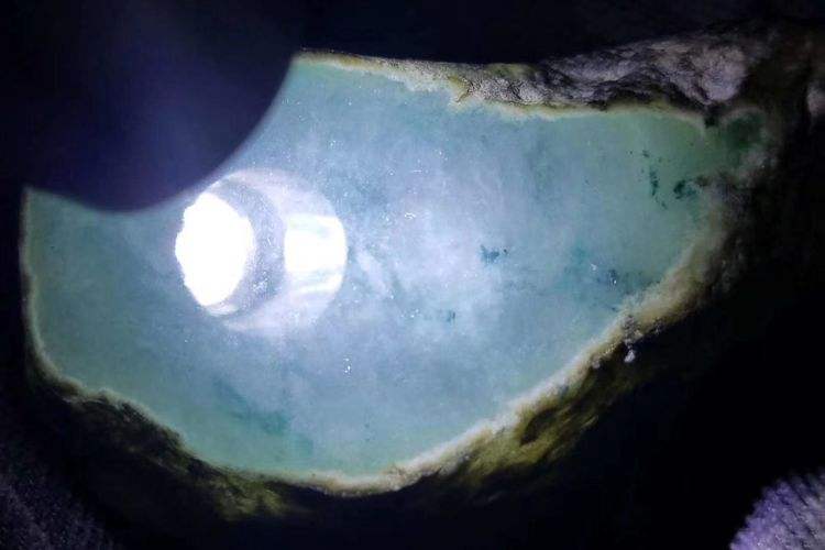 翡翠原石冰种好不好？和糯种比起来如何？   第2张