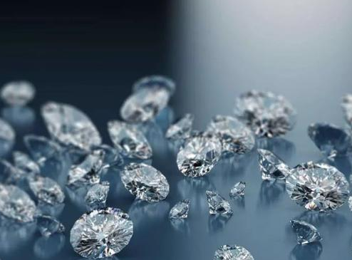 如何鉴别玉斧玉器翡翠价值逐渐上涨，背后的原因是不可再生   第2张