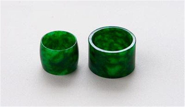 翡翠戒指小小的翡翠满绿是翡翠中的极品？答案并没有那么简单！   第3张