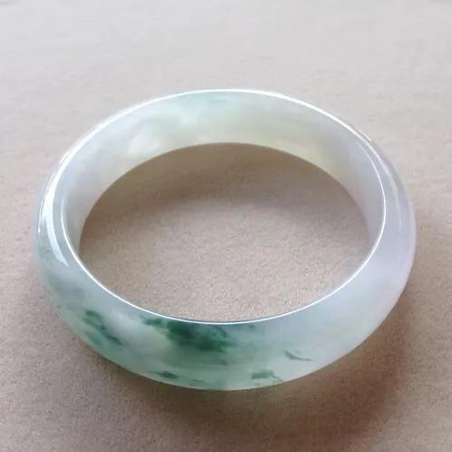 黑乌沙翡翠原石红锈斑斑特点几万，几十万的翡翠和几百万的，差别居然在这里！   第14张